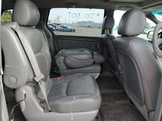 2005 Toyota Sienna XLE