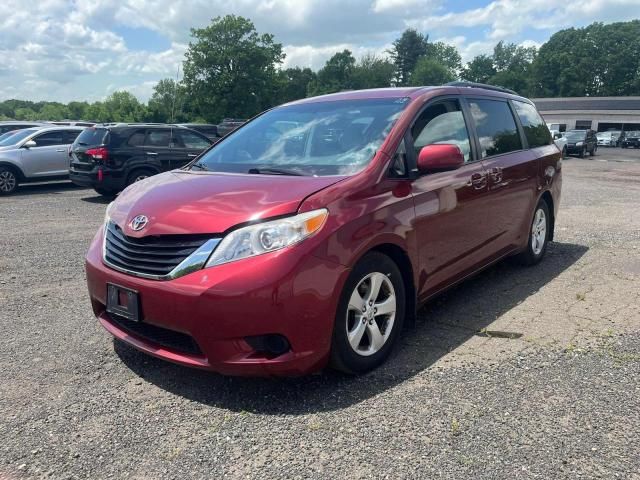 2011 Toyota Sienna LE