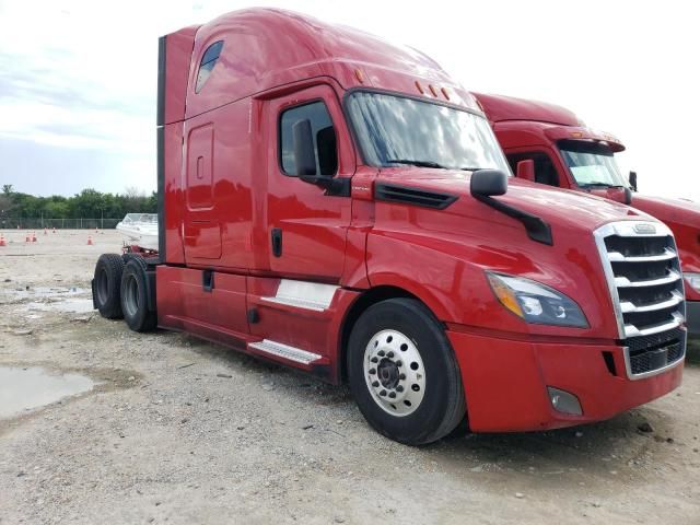 2019 Freightliner Cascadia 126