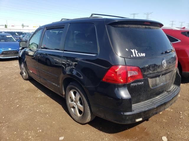 2011 Volkswagen Routan SE