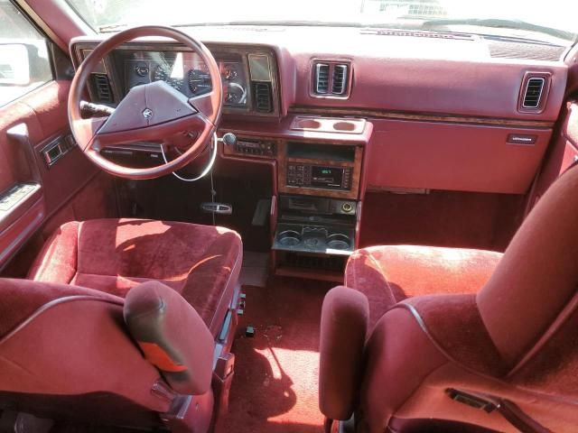 1988 Plymouth Grand Voyager LE