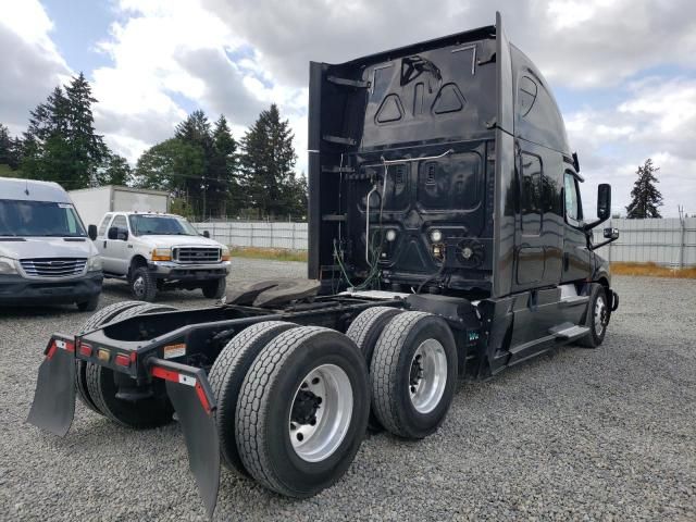 2019 Freightliner Cascadia 126