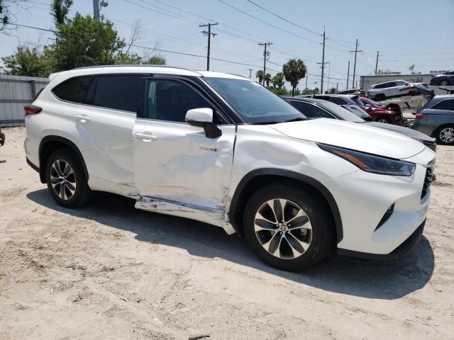 2021 Toyota Highlander Hybrid XLE