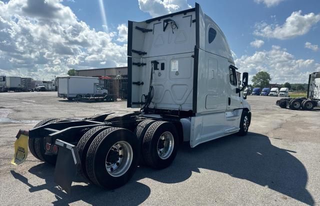 2016 Freightliner Cascadia 125