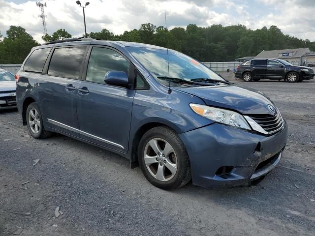 2013 Toyota Sienna LE