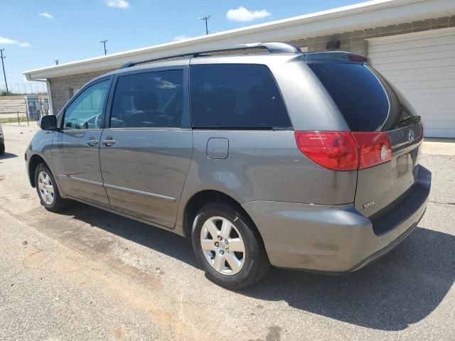 2005 Toyota Sienna XLE