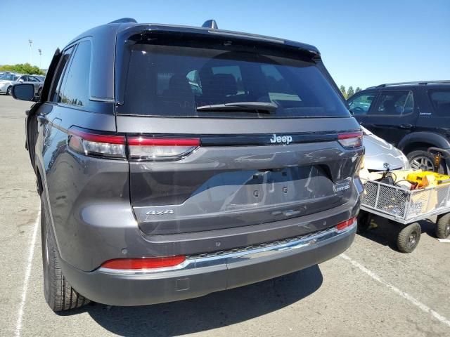 2022 Jeep Grand Cherokee Laredo