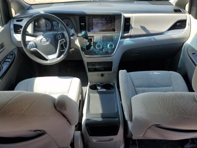 2017 Toyota Sienna LE