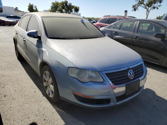 2006 Volkswagen Passat 2.0T Luxury