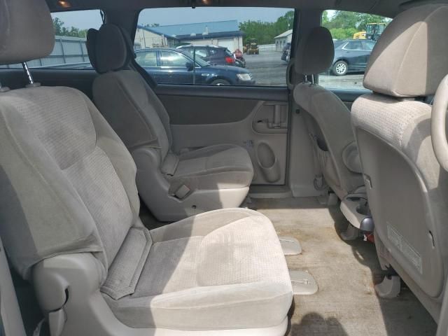 2009 Toyota Sienna CE