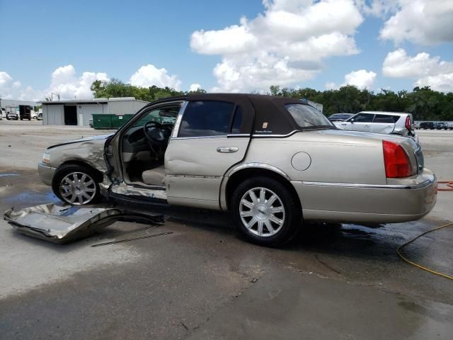 2011 Lincoln Town Car Signature Limited