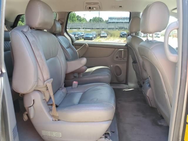 2005 Toyota Sienna XLE