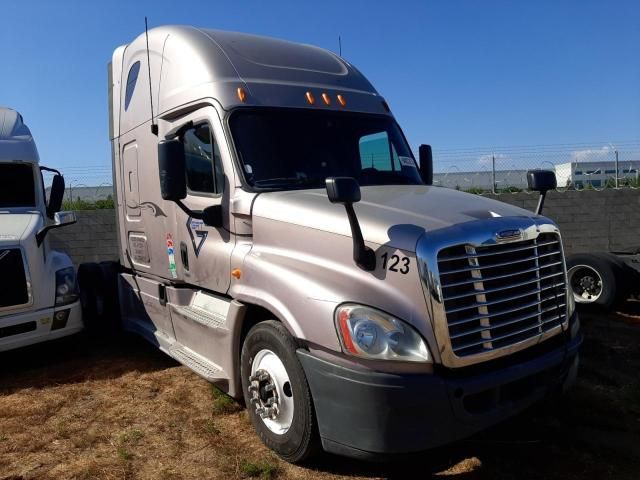 2013 Freightliner Cascadia 125