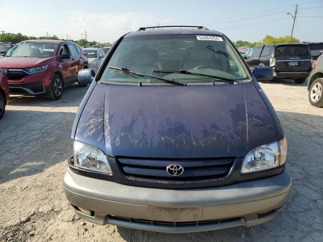 2001 Toyota Sienna LE