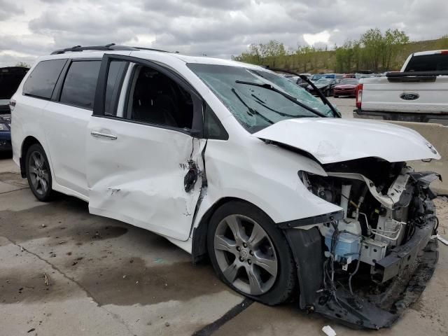 2015 Toyota Sienna Sport