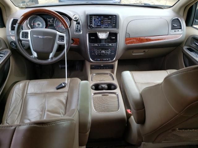 2013 Chrysler Town & Country Limited