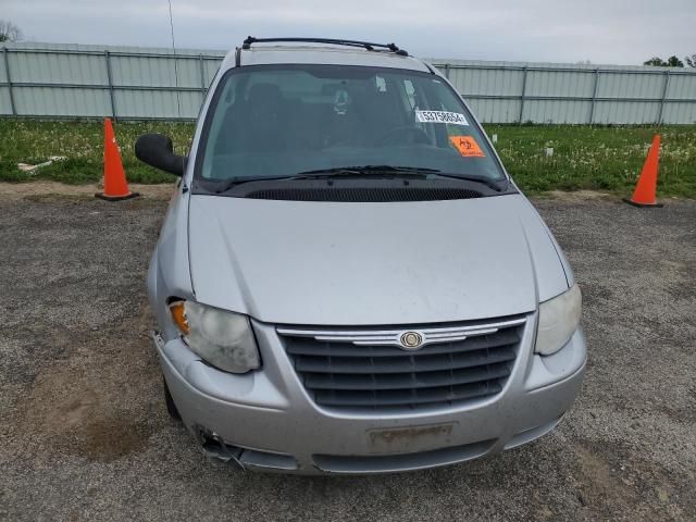 2005 Chrysler Town & Country Touring