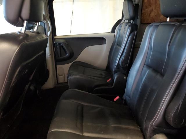 2013 Chrysler Town & Country Touring