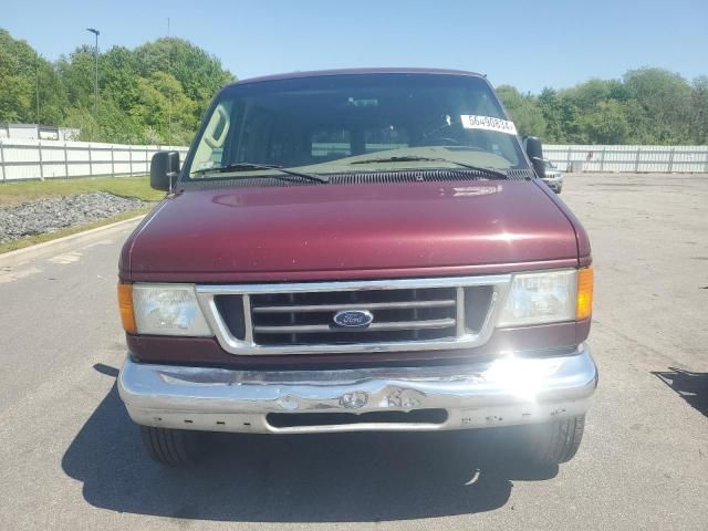 2004 Ford Econoline E350 Super Duty Wagon