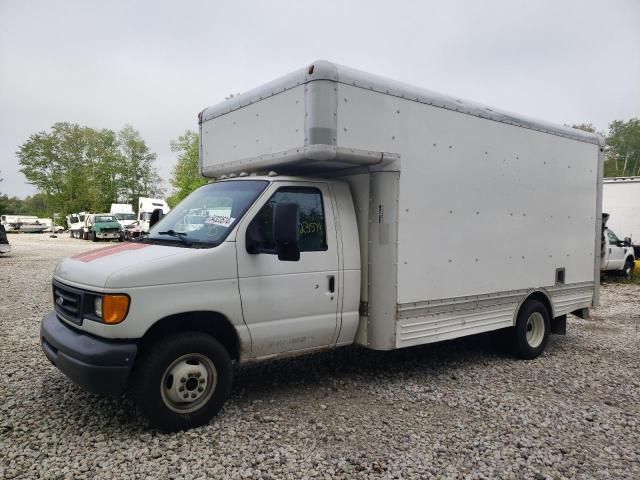 2007 Ford Econoline E450 Super Duty Cutaway Van