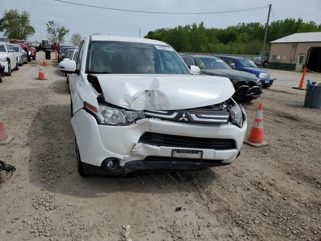 2014 Mitsubishi Outlander SE