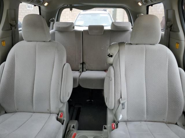 2011 Toyota Sienna LE