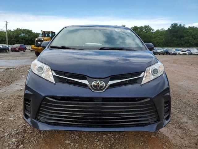 2019 Toyota Sienna LE