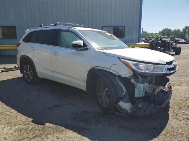 2017 Toyota Highlander SE