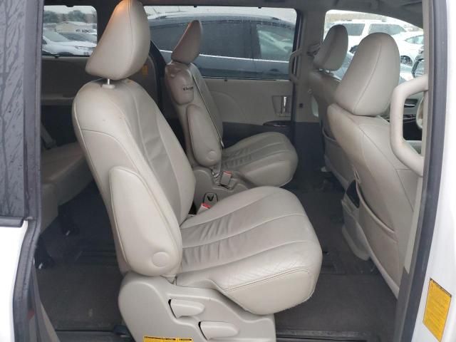 2014 Toyota Sienna XLE