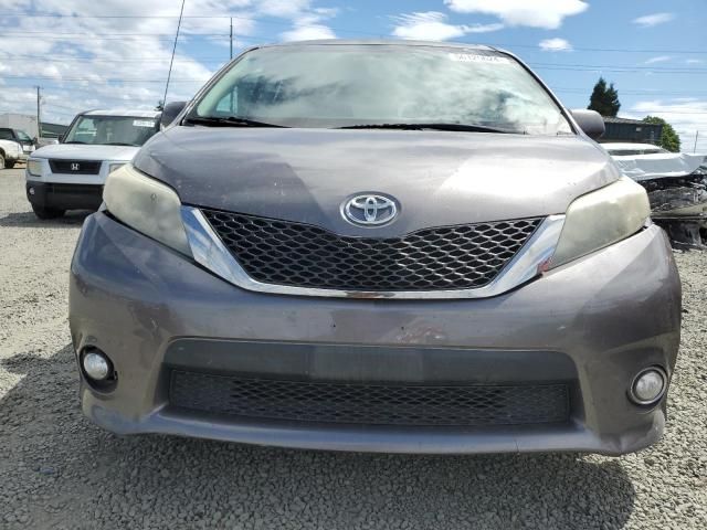 2011 Toyota Sienna Sport