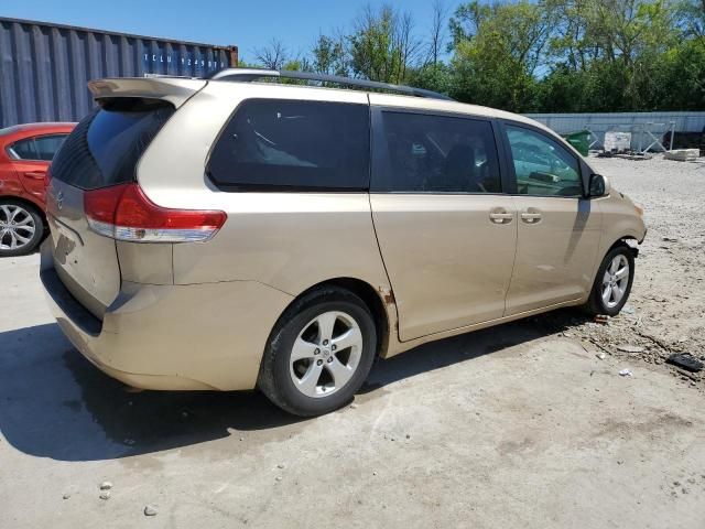 2011 Toyota Sienna LE