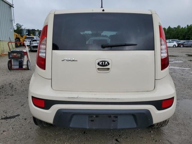 2013 KIA Soul +