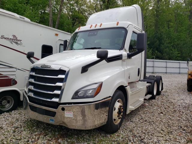 2021 Freightliner Cascadia 126