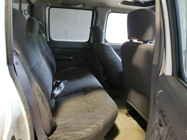 2000 Nissan Frontier Crew Cab XE