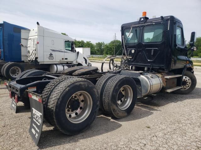 2019 Freightliner Cascadia 113