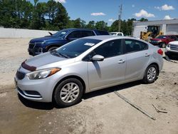 KIA Vehiculos salvage en venta: 2015 KIA Forte LX