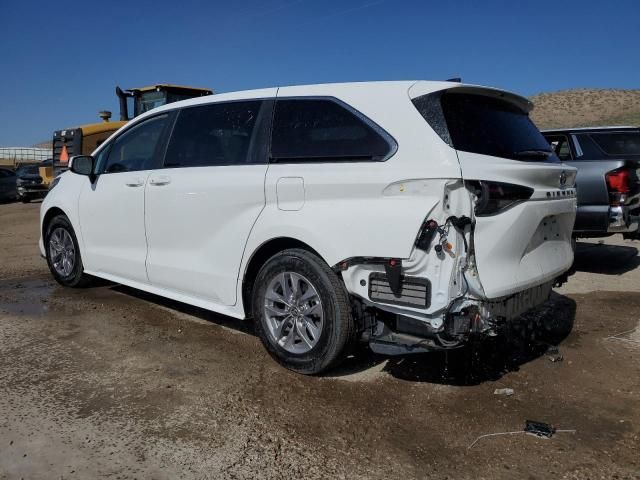 2023 Toyota Sienna LE