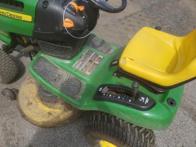 2015 John Deere Lawnmower