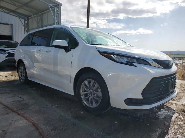 2023 Toyota Sienna LE