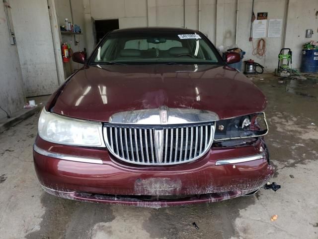 2002 Lincoln Town Car Signature