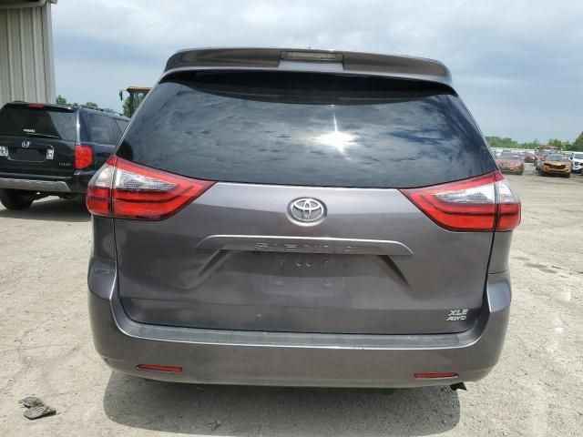 2020 Toyota Sienna XLE