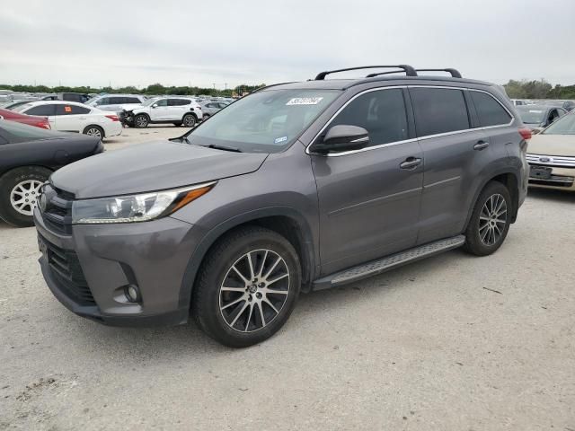 2017 Toyota Highlander SE