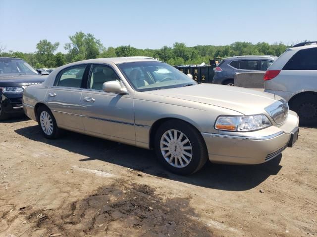 2005 Lincoln Town Car Signature