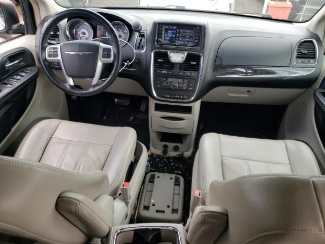 2013 Chrysler Town & Country Touring