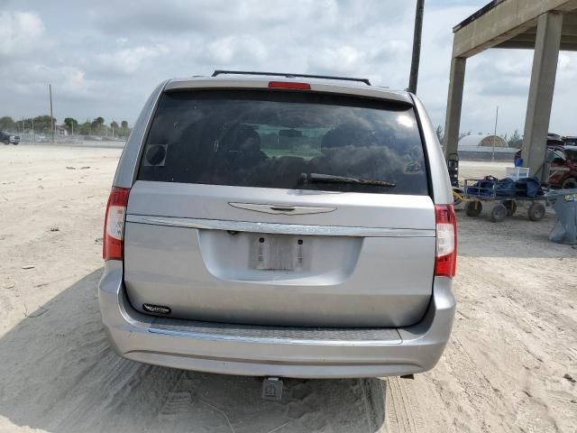 2013 Chrysler Town & Country Touring