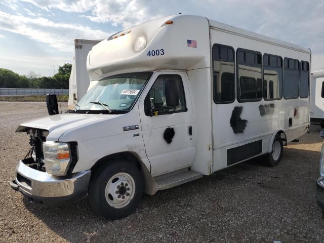 2016 Ford Econoline E350 Super Duty Cutaway Van