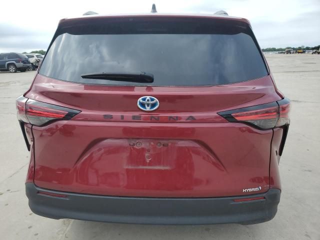 2021 Toyota Sienna LE