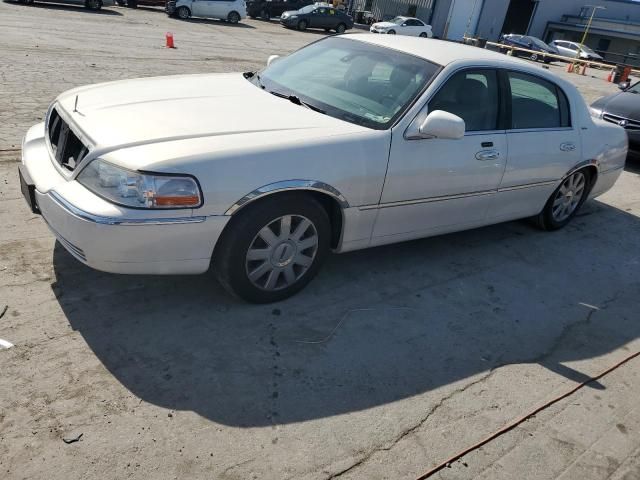 2003 Lincoln Town Car Signature