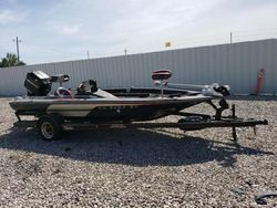 Salvage boats for sale at Rogersville, MO auction: 1985 Skeeter Boat
