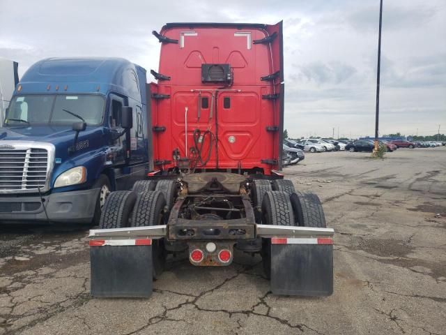 2014 Freightliner Cascadia 125